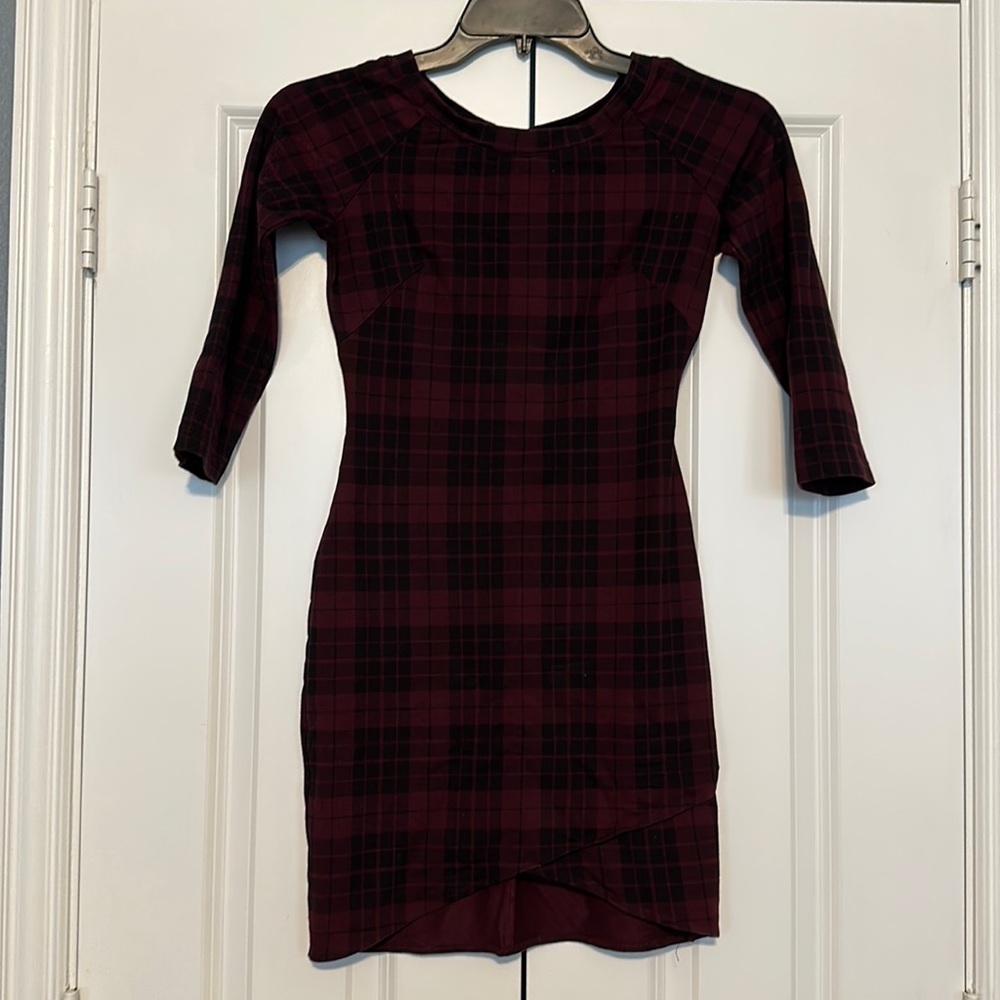 Small burgundy‎ plaid fitted dress